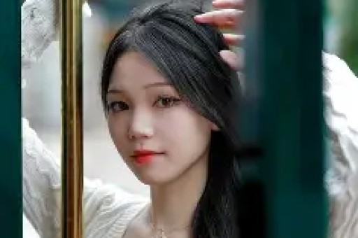 香港知名演员控诉遭造谣否认拍吻戏伸舌头保留追究责任