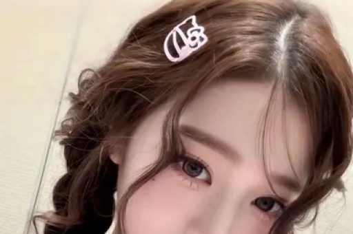百万网红人设彻底崩塌! 前男友扒出虐狗真相思聪不认女儿是对的